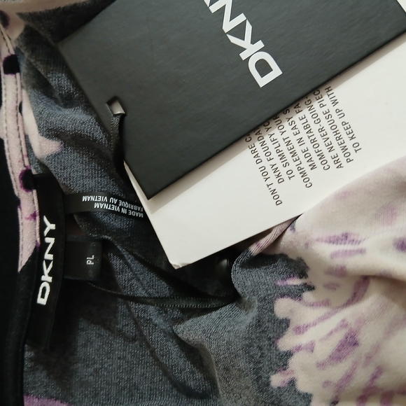 NWT DKNY Purple and Black Floral Faux Wrap Top Size Petite Large - Picture 3 of 4